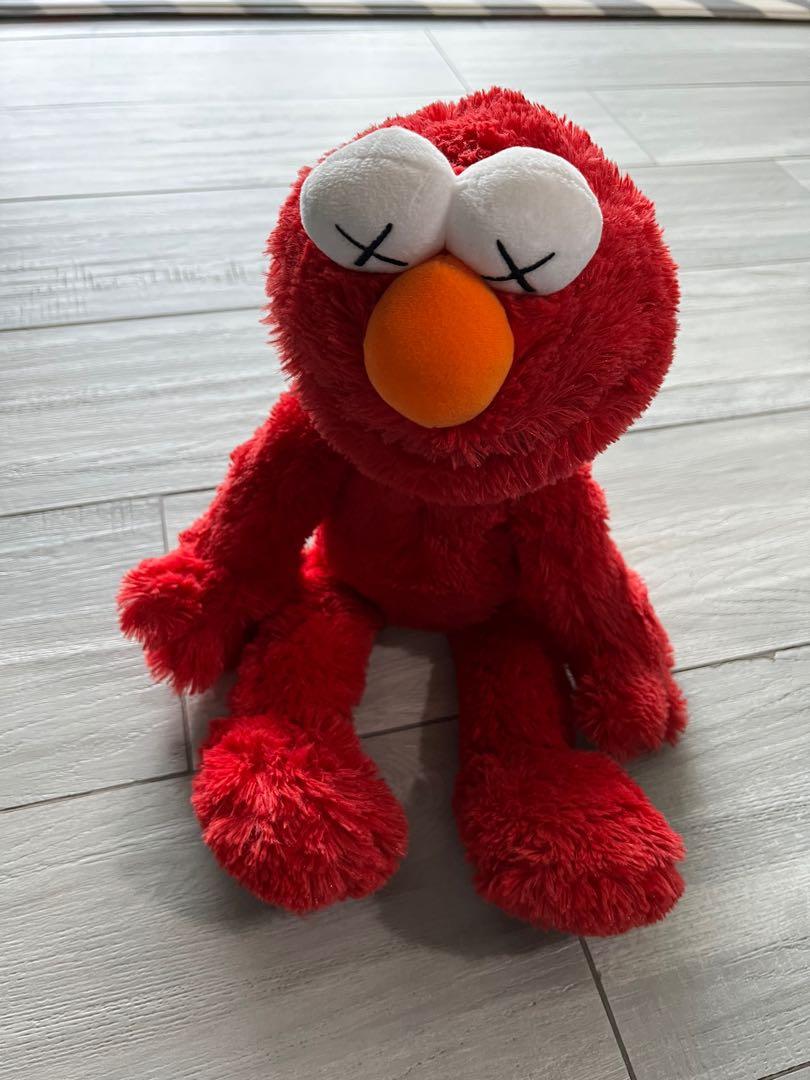 KAWS Uniqlo Sesame Street Elmo Plush Toy, Hobbies & Toys, Memorabilia ...