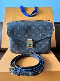 LV CREAM POCHETTE METIS M45596, Luxury, Bags & Wallets on Carousell