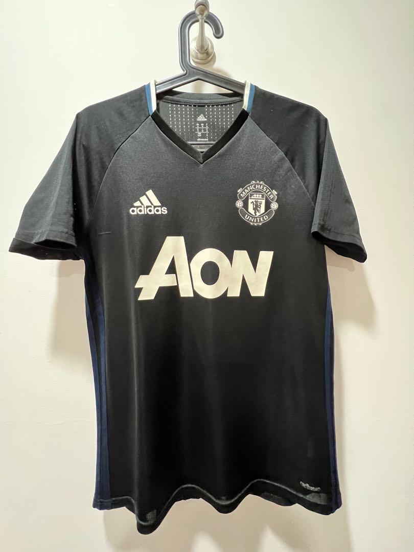 Manchester United Training kit, Men's Fashion, Tops & Sets, Tshirts ...