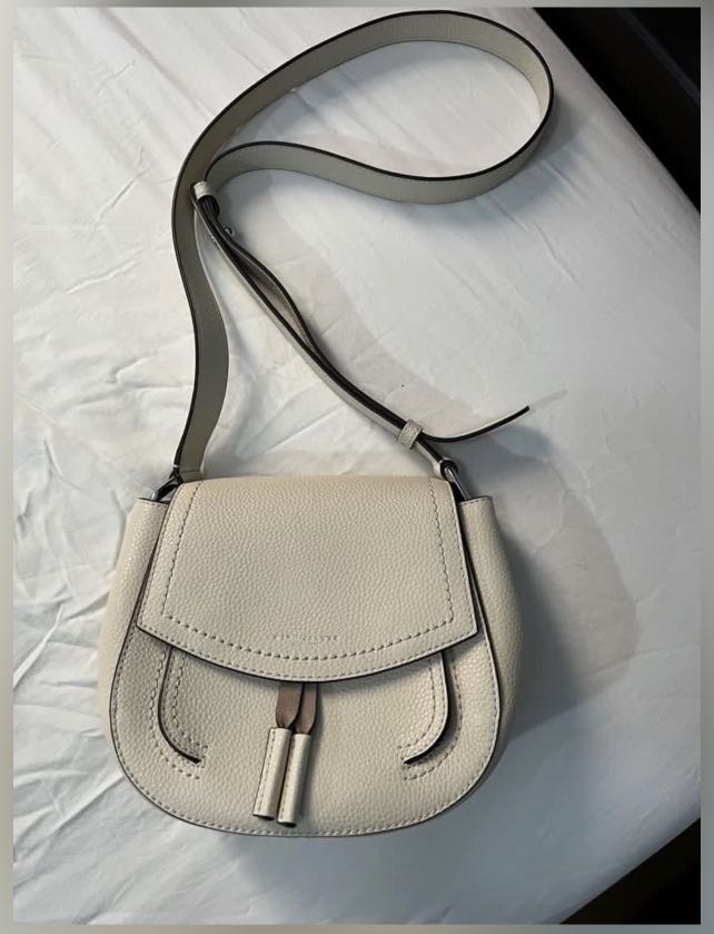Marc Jacobs Maverick, Luxury, Bags & Wallets on Carousell