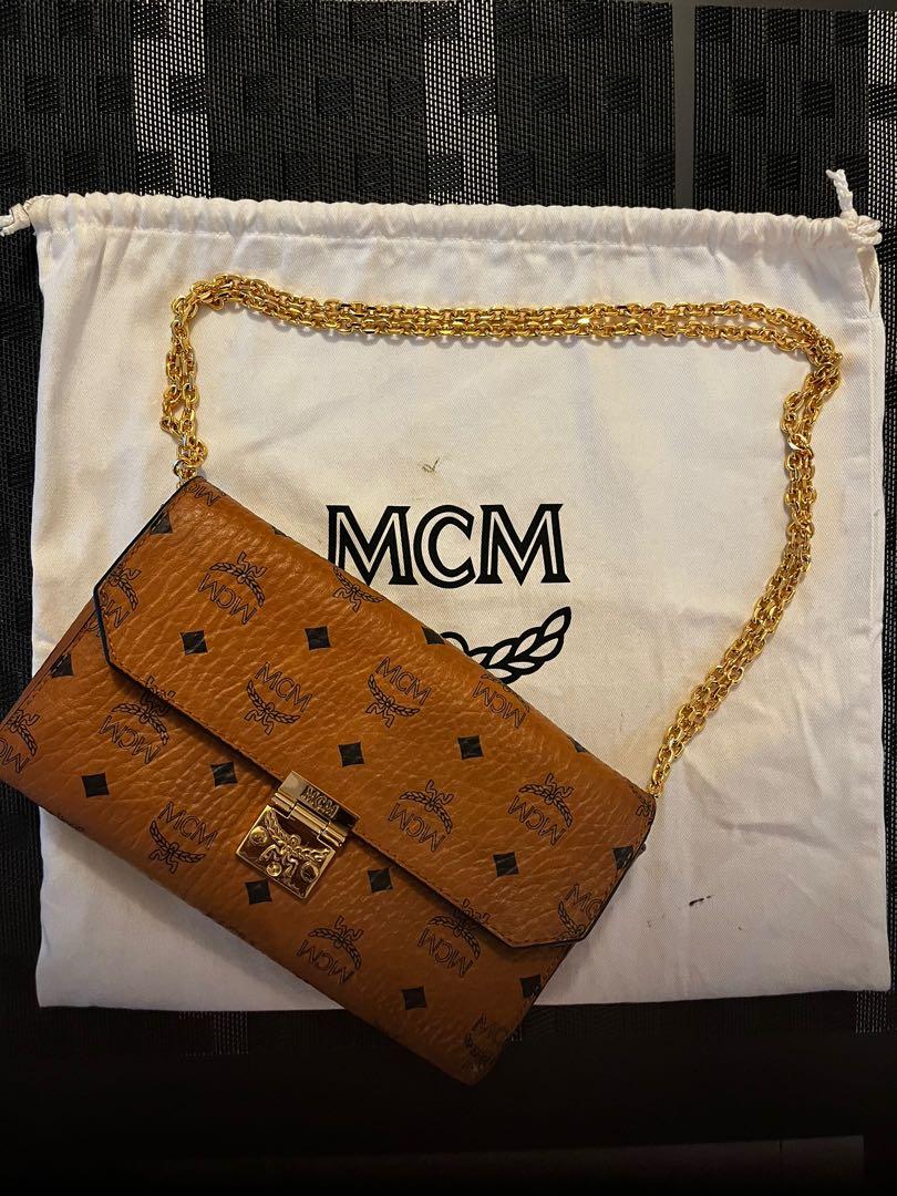 Mcm medium on sale crossbody pouch