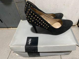 Mossimo Black Gold Heels