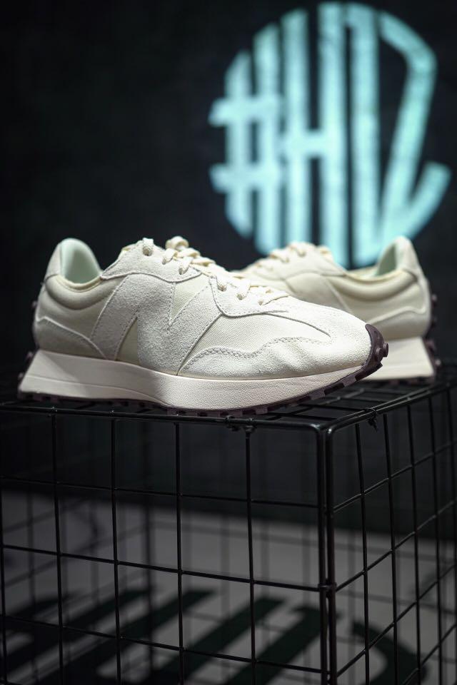 New Balance 327 in Sea Salt with Angora