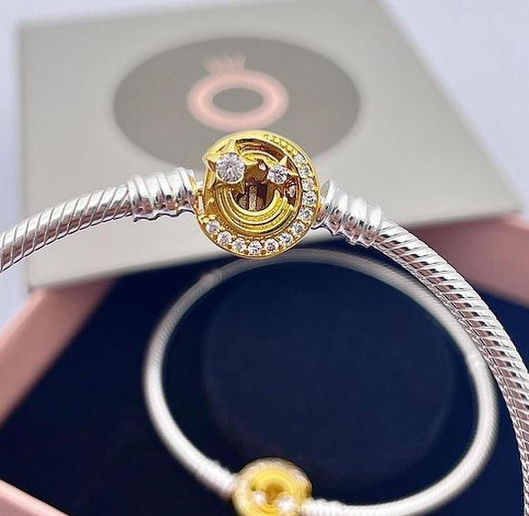 Pandora Game of Thrones House Sigil Clasp Studded Chain Bracelet | Gold-Plated | 8.3 Inches