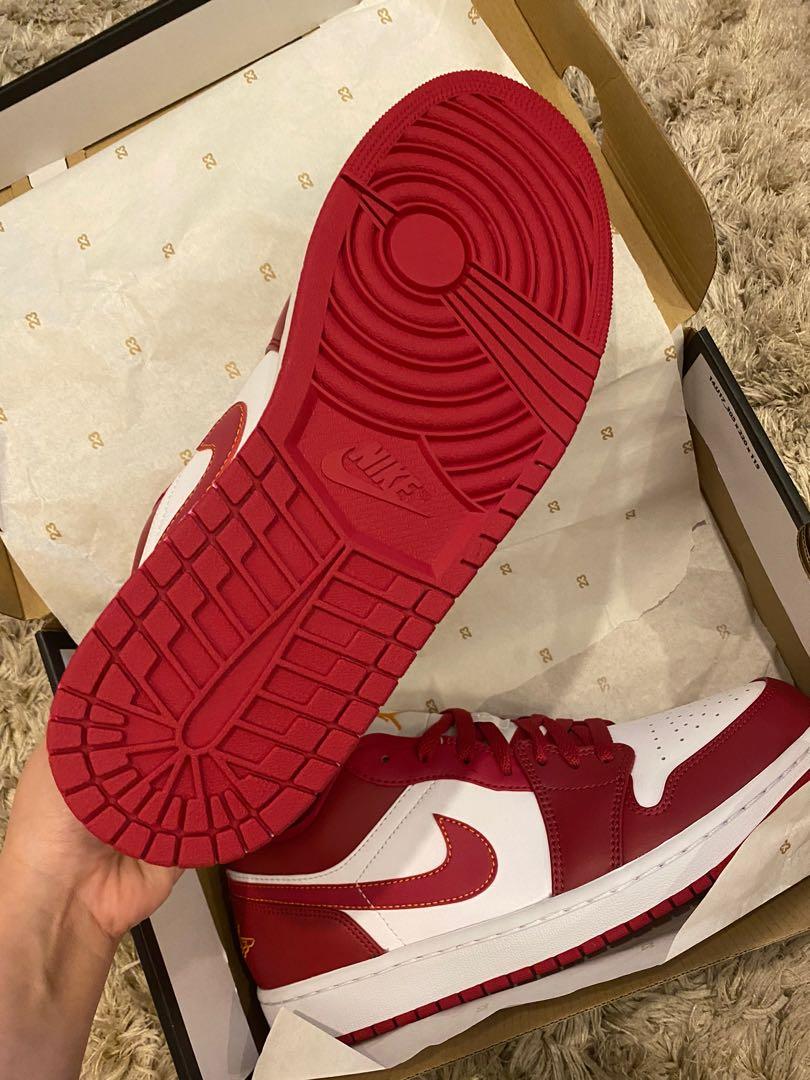 Cardinal red nike shoes sales