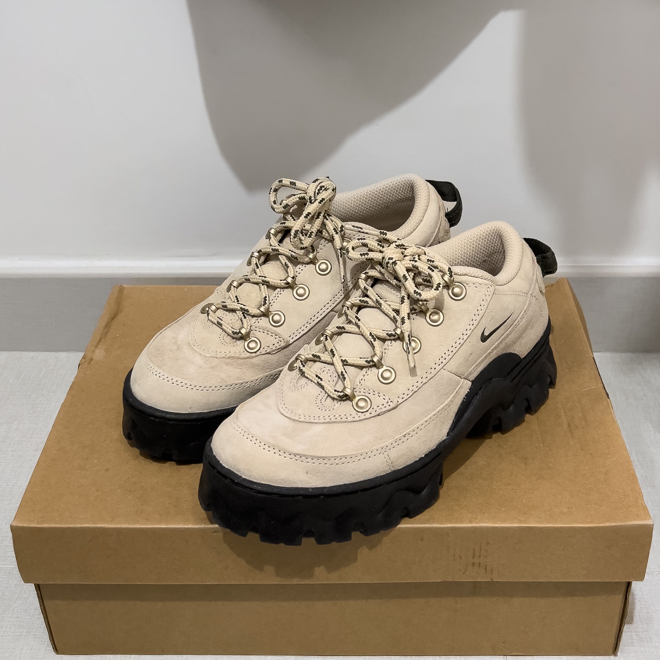 Nike Lahar Low Rattan, 女裝, 鞋, 波鞋- Carousell