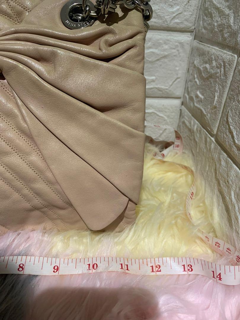 Nina Ricci Beige Bag (Category: Luxury Bags & Wallets) located in Cainta. Submitted by heartycoach (Listing ID 1178821978, Image 2). Description: .