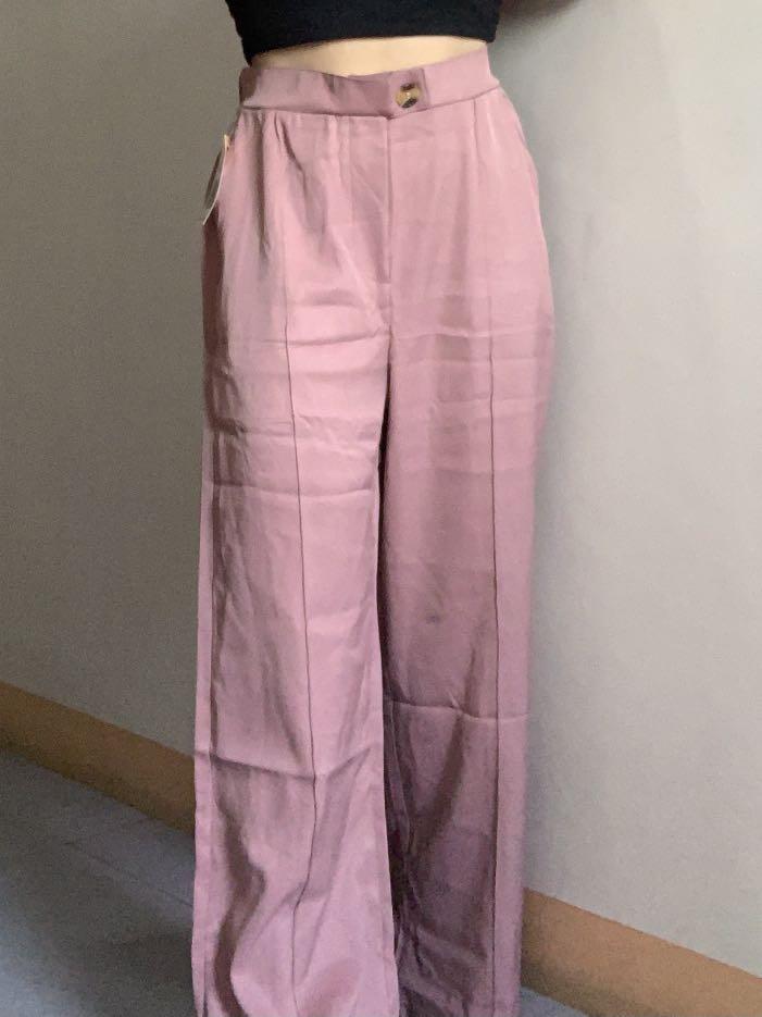 pink trouser (Category: Other Bottoms) located in Valenzuela. Submitted by mutwed (Listing ID 1178785244, Image 1). Description: size: 24-27” length: 38”.