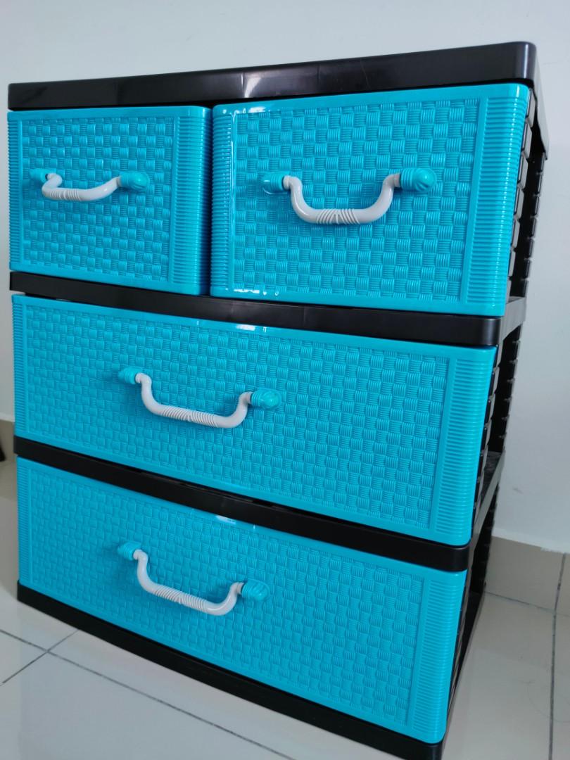 Plastik almari deals
