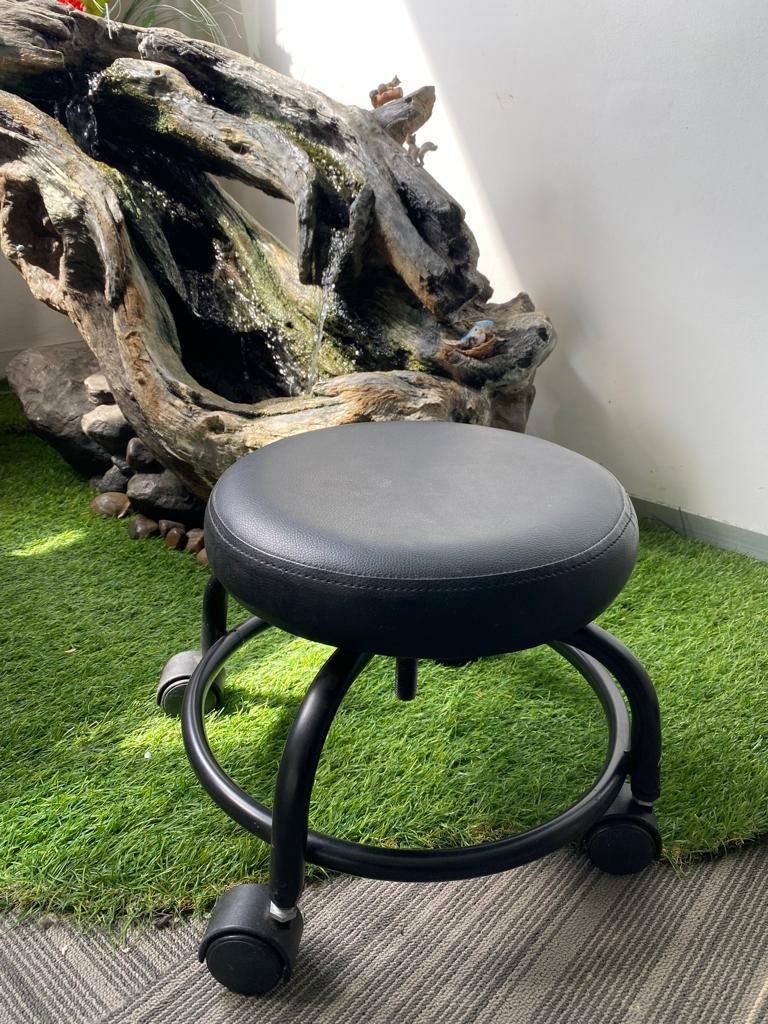 Manicurist stool top