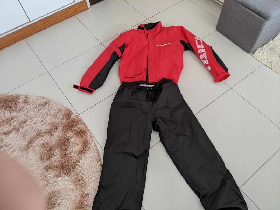 Buster raincoat top