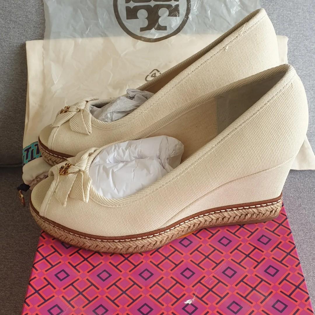 Tory Burch jackie wedge shoes Women s Fashion Footwear Wedges on Carousell