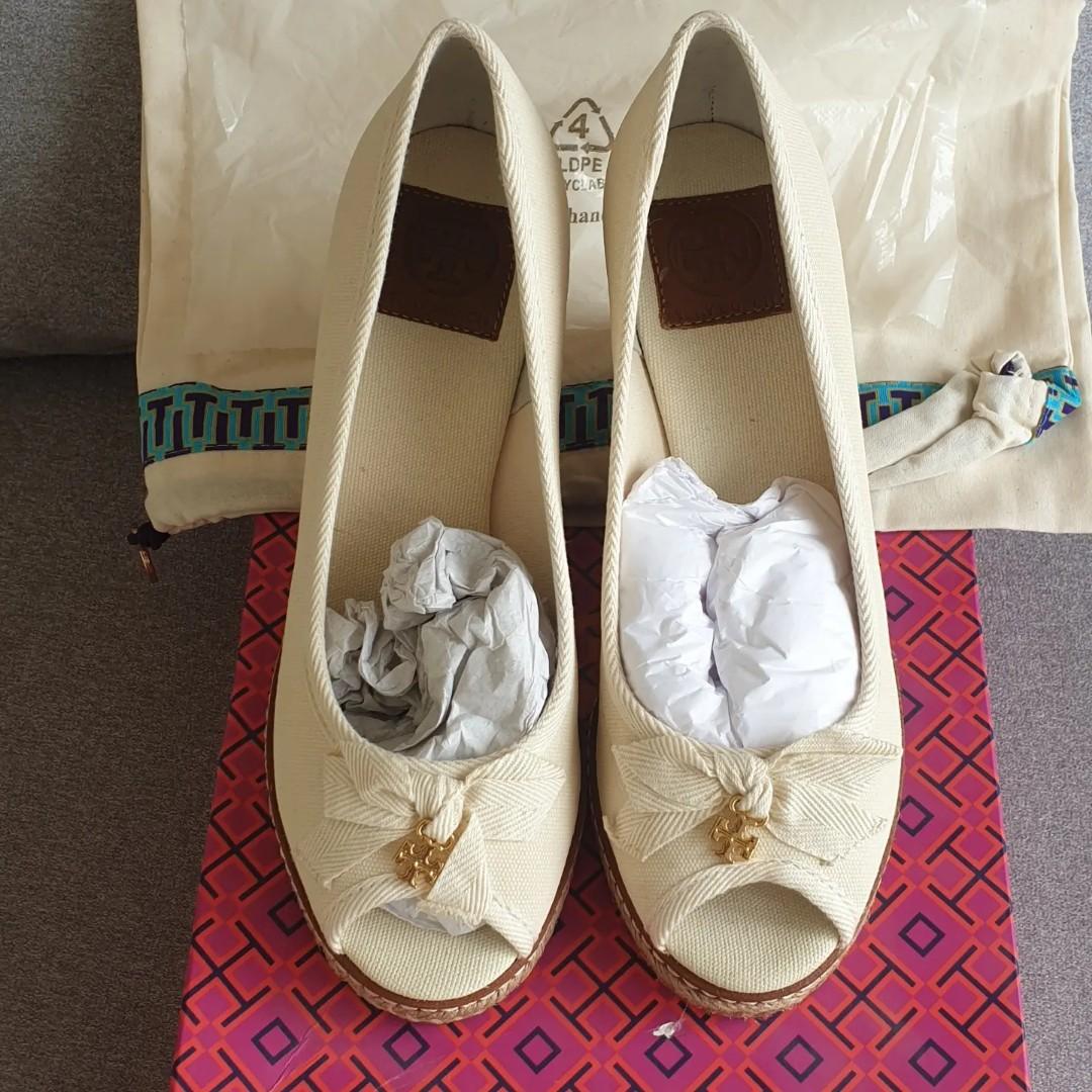 Tory Burch jackie wedge shoes, Women's Fashion, Footwear, Wedges on  Carousell