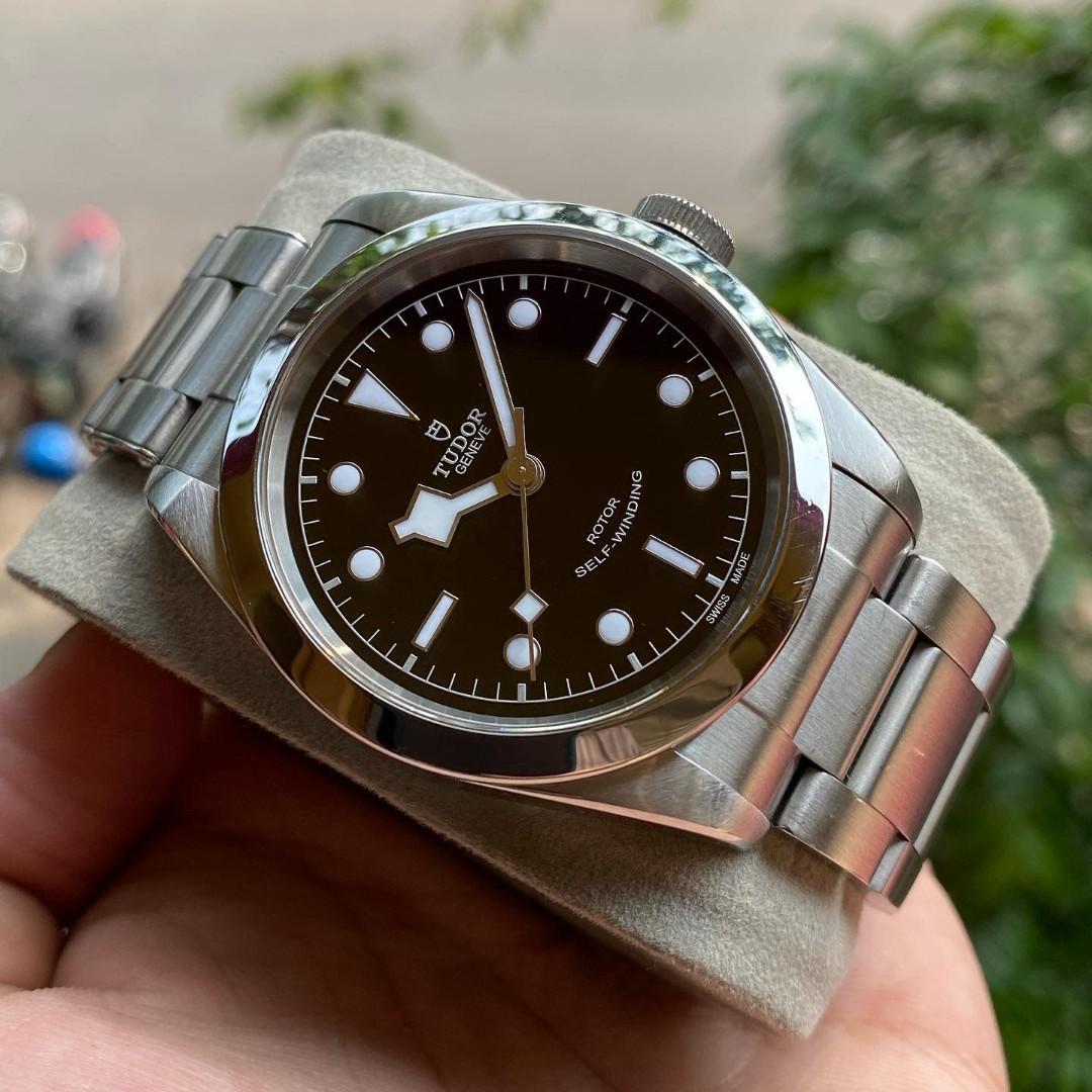 Jam top tudor airasia