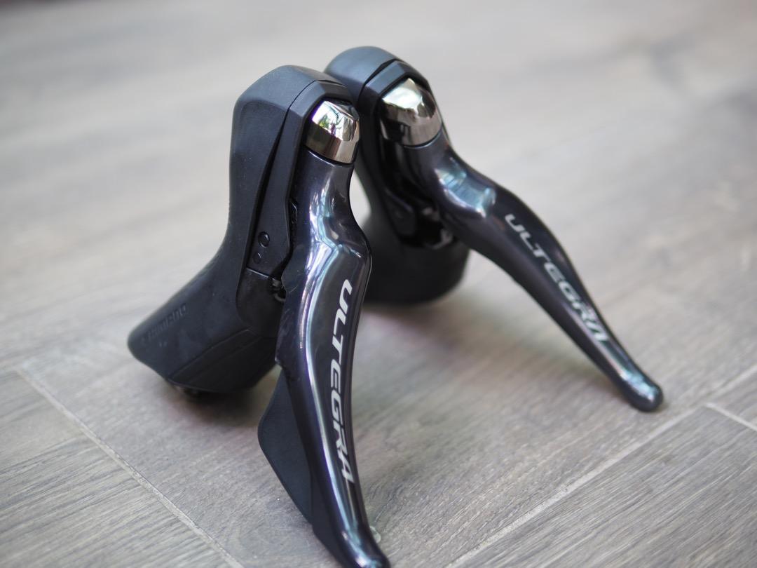 Ultegra disc brake mechanical shifters 11speed, Sports Equipment