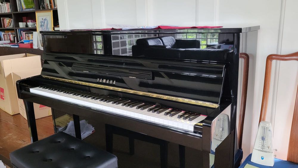 Yamaha piano M112T, Hobbies & Toys, Music & Media, Musical Instruments