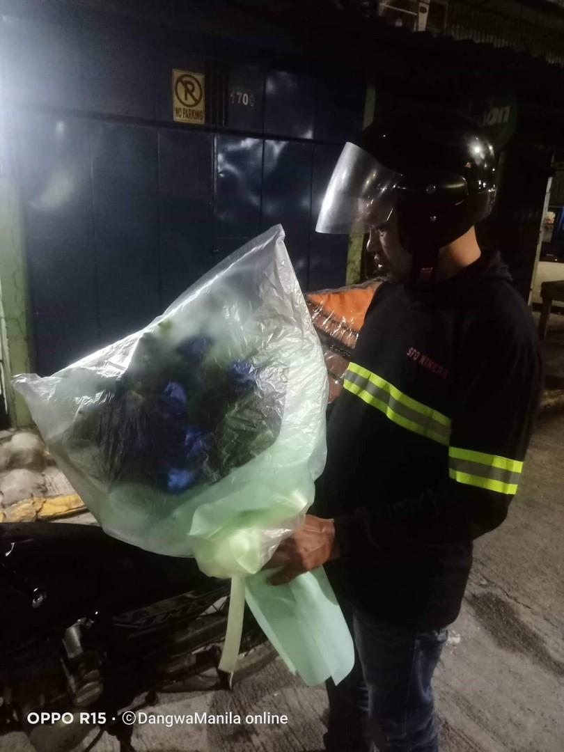 Dozen Roses Sprayed 1 dozen Blue Roses Bouquet (spray/local), Hobbies & Toys, Stationary ...