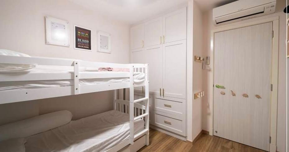 Forty two hot sale pull out bed