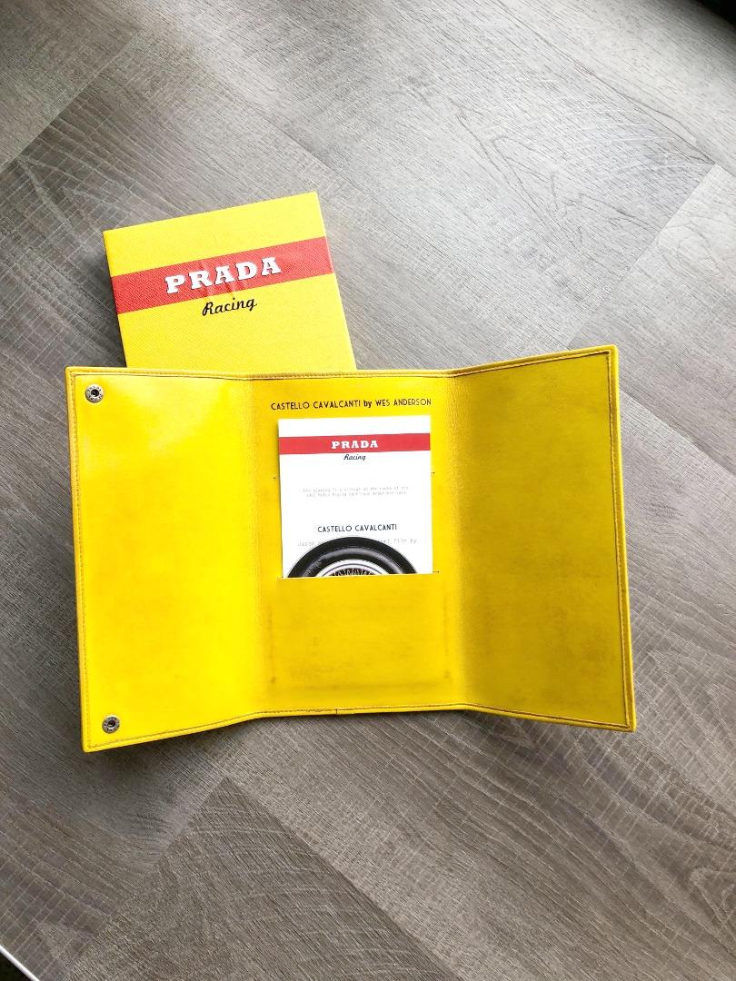 復古 Prada 手拿包護照包