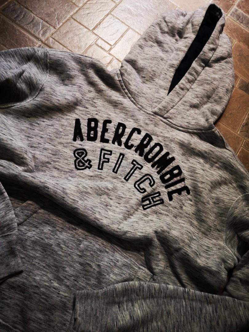 Abercrombie & Fitch (Category: Hoodies) located in Baguio. Submitted by the_nuke (Listing ID 1178896568, Image 1). Description: Fits small to medium.