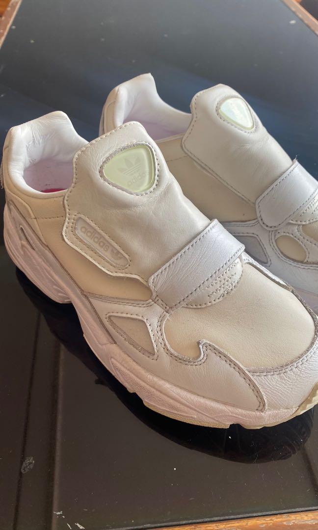 Zalora cheap adidas falcon