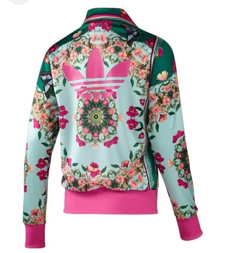 chaqueta adidas floral