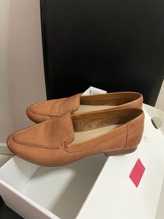 (Category: ) located in . Submitted by sophisticatedwardrobe (Listing ID 1178960810, Image 1). Description: .