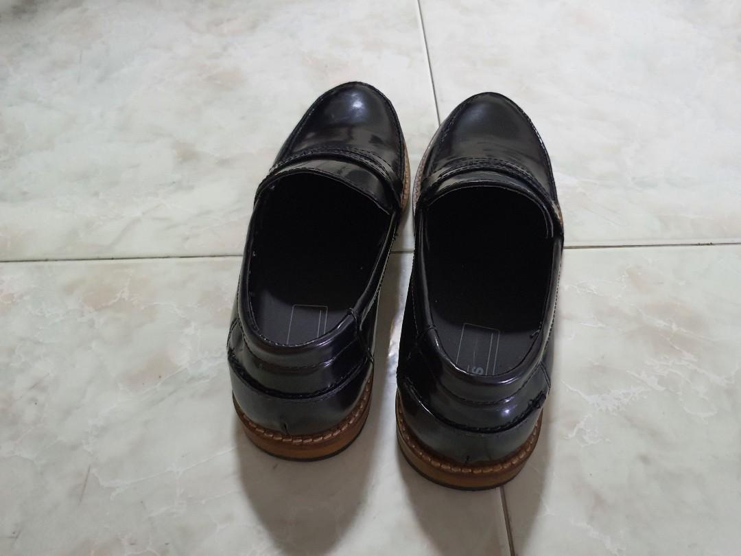 ASOS DESIGN black leather penny loafer
