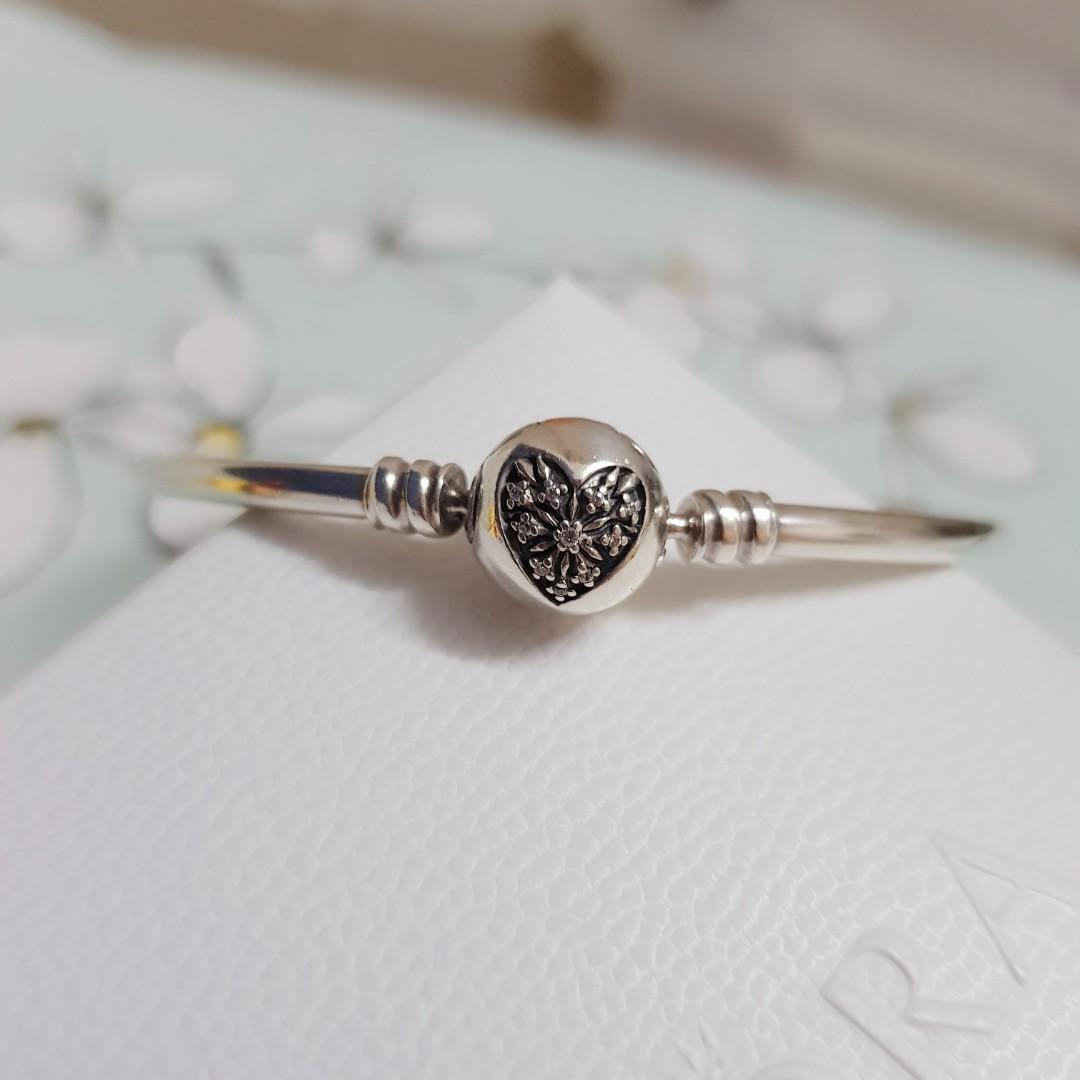 Pandora heart of winter bangle sales