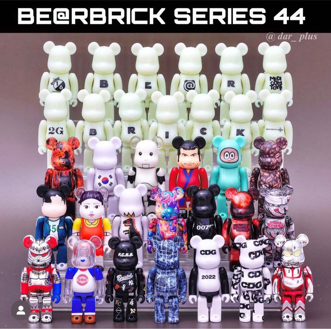 Bearbrick series 44 Basic字母大B i, 興趣及遊戲, 玩具& 遊戲類