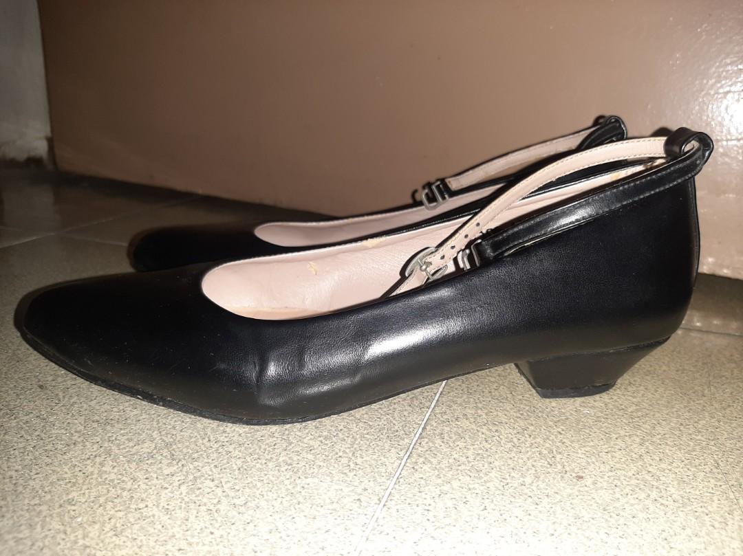 Half inch heel shoes online