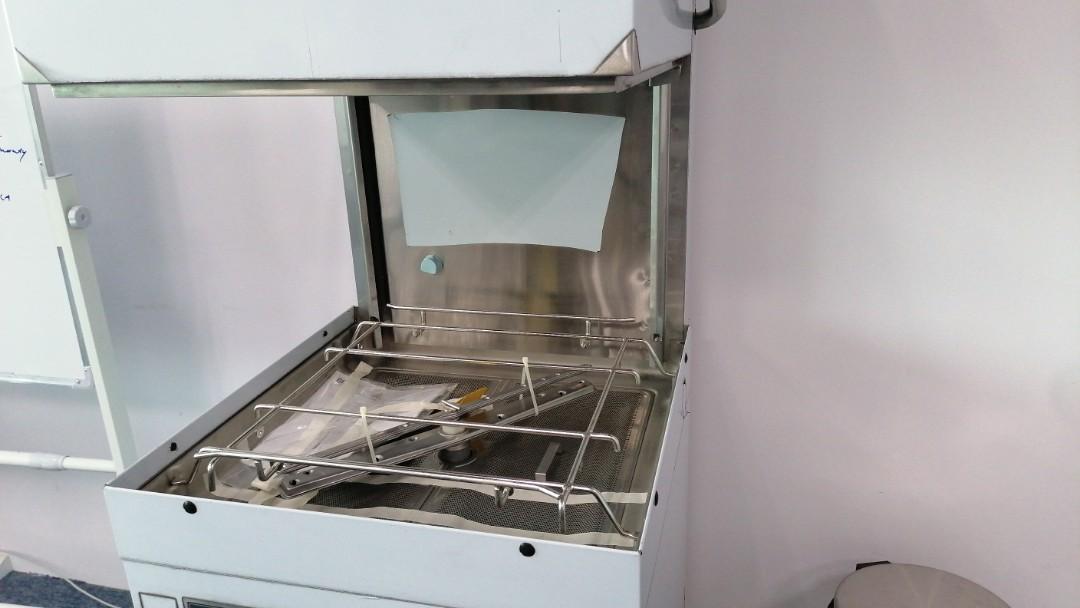 Brand new commercial dishwasher (no support, no installation), TV