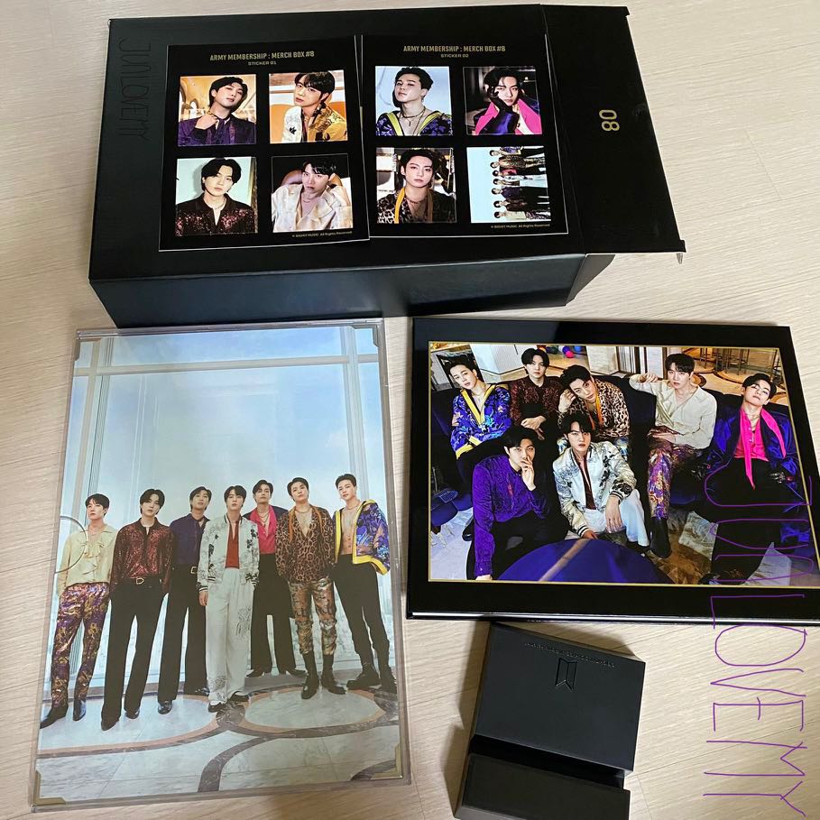 BTS MERCH BOX  8CD