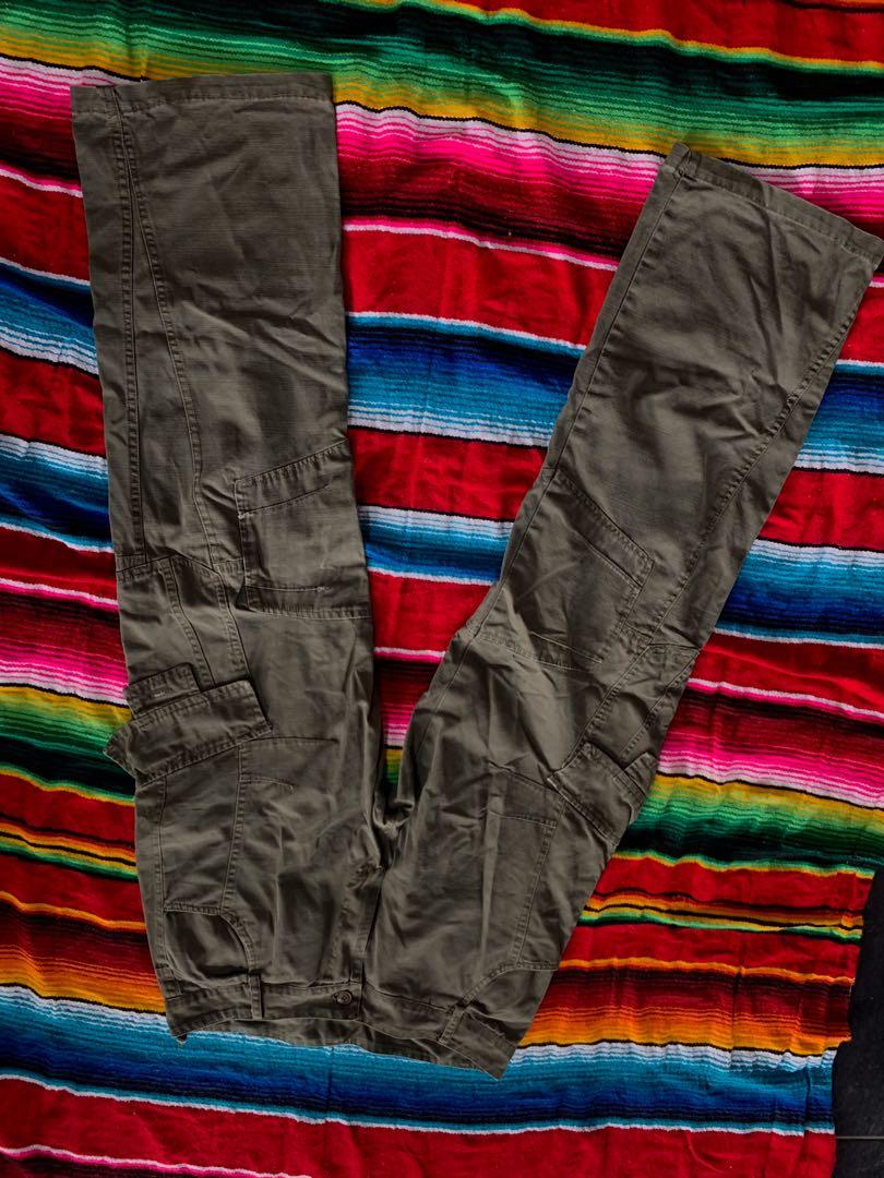 Cargo (Category: Chinos) located in Johor Bahru. Submitted by butikbundle (Listing ID 1178981221, Image 3). Description: .