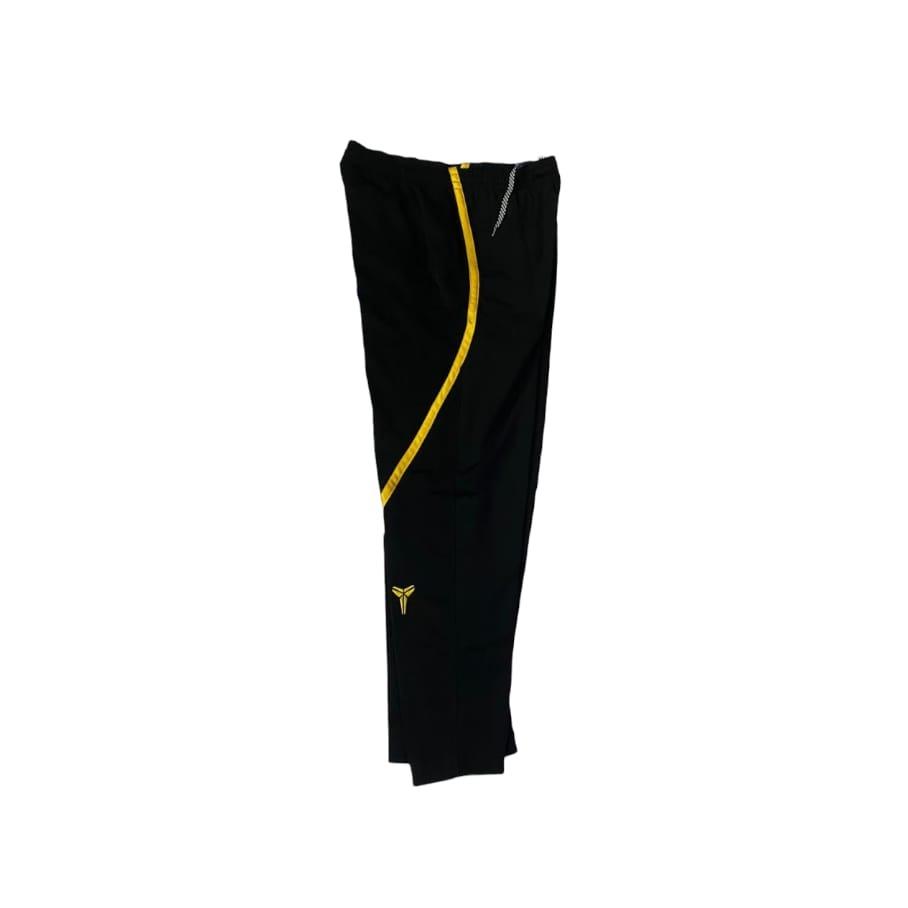 Kobe sweatpants top