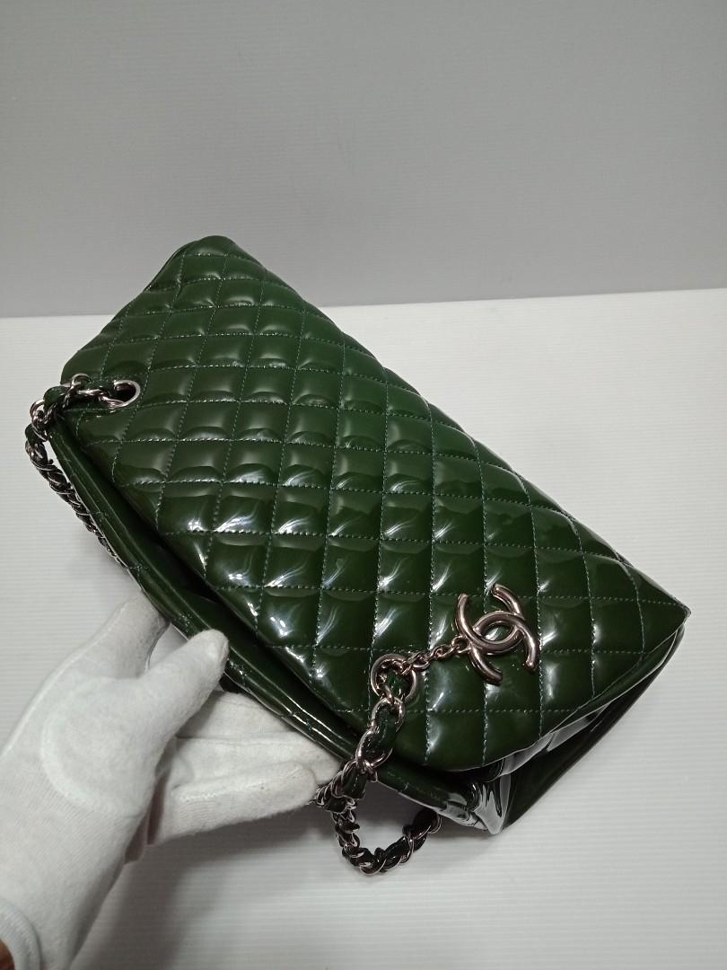 CHANEL Shoulder Bag, Luxury, Bags & Wallets on Carousell