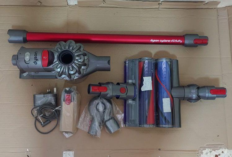Dyson V8 Absolute Pro +, Furniture & Home Living, Cleaning & Homecare