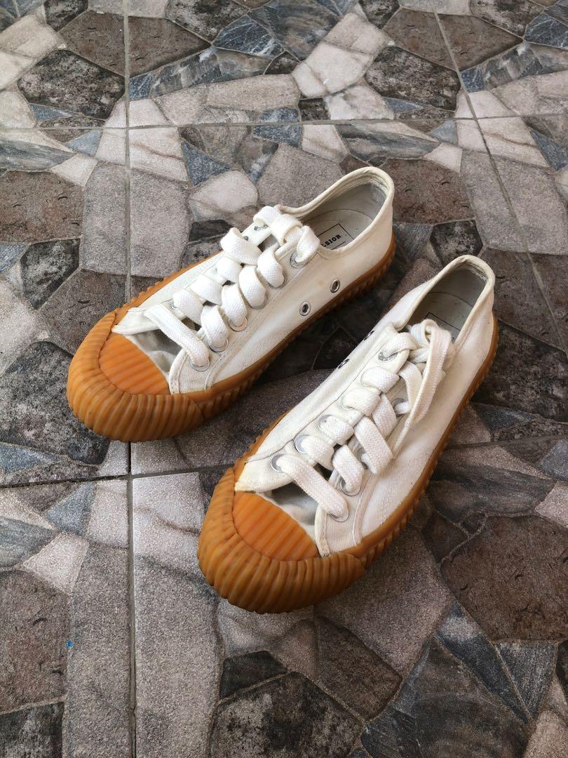 Excelsior canvas shoes sales