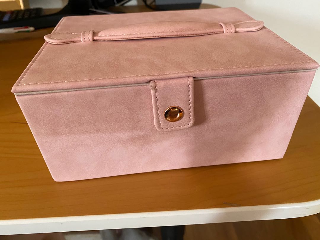 Faux leather jewellery box, Women's Fashion, Jewelry & Organisers