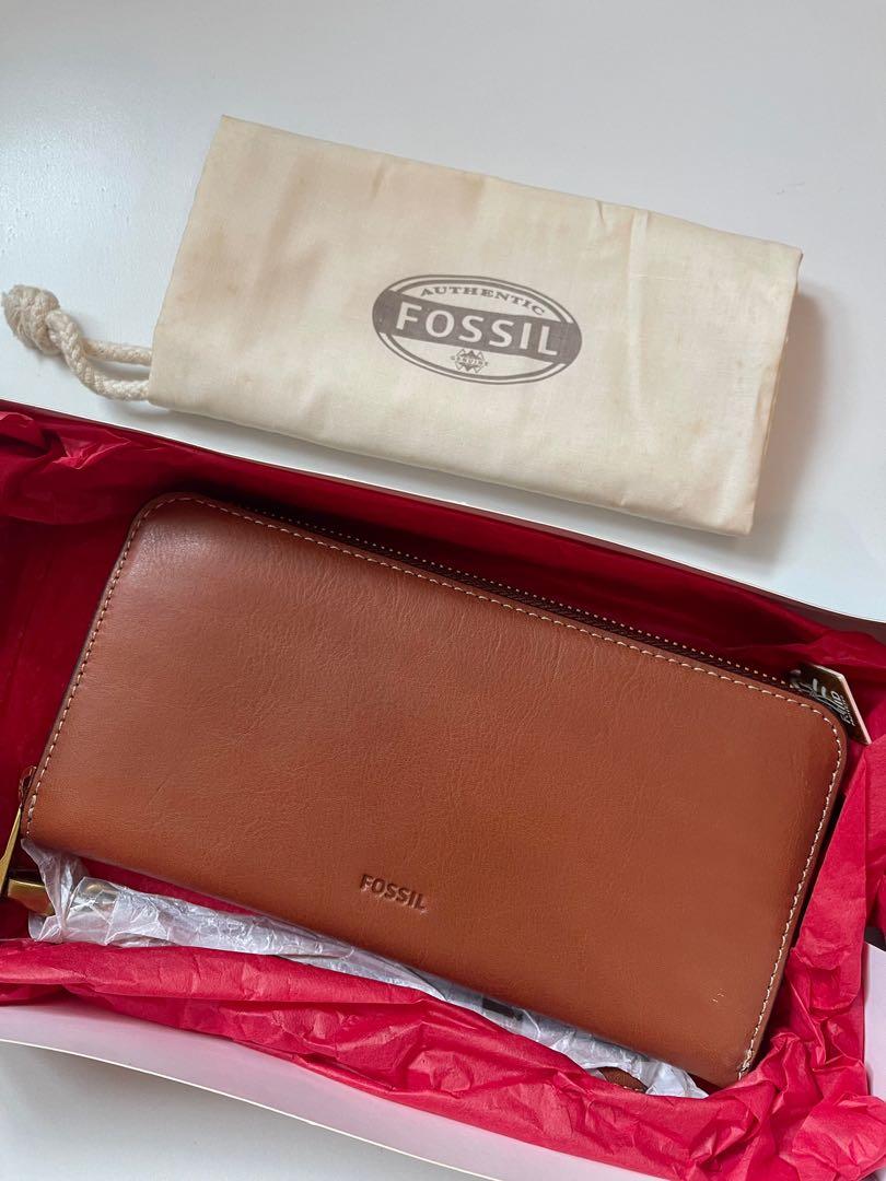 FOSSIL Emma RFID Large Zip Clutch Brown Women s Fashion Bags