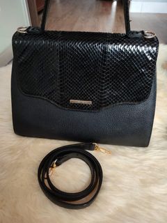 (Category: ) located in . Submitted by bags.etc (Listing ID 1178927558, Image 1). Description: .