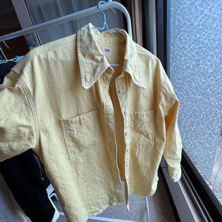 全新 剛買Levis Fresh夏日水果吧系列 女款 長版牛仔襯衫 / 都會氣質細長領 / 純天然植物染色工藝 / 檸檬黃 熱賣單品  Levis 鵝黃色 植物染 襯衫 外套 皆可 全新