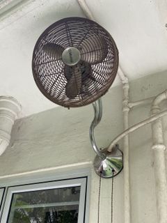 (Category: ) located in . Submitted by iuliao (Listing ID 1178910442, Image 1). Description: .