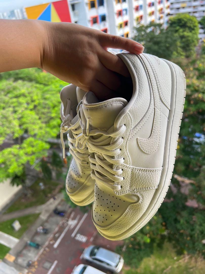 aj1 low triple white