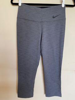 Nike Dri-Fit Capri: Size S
