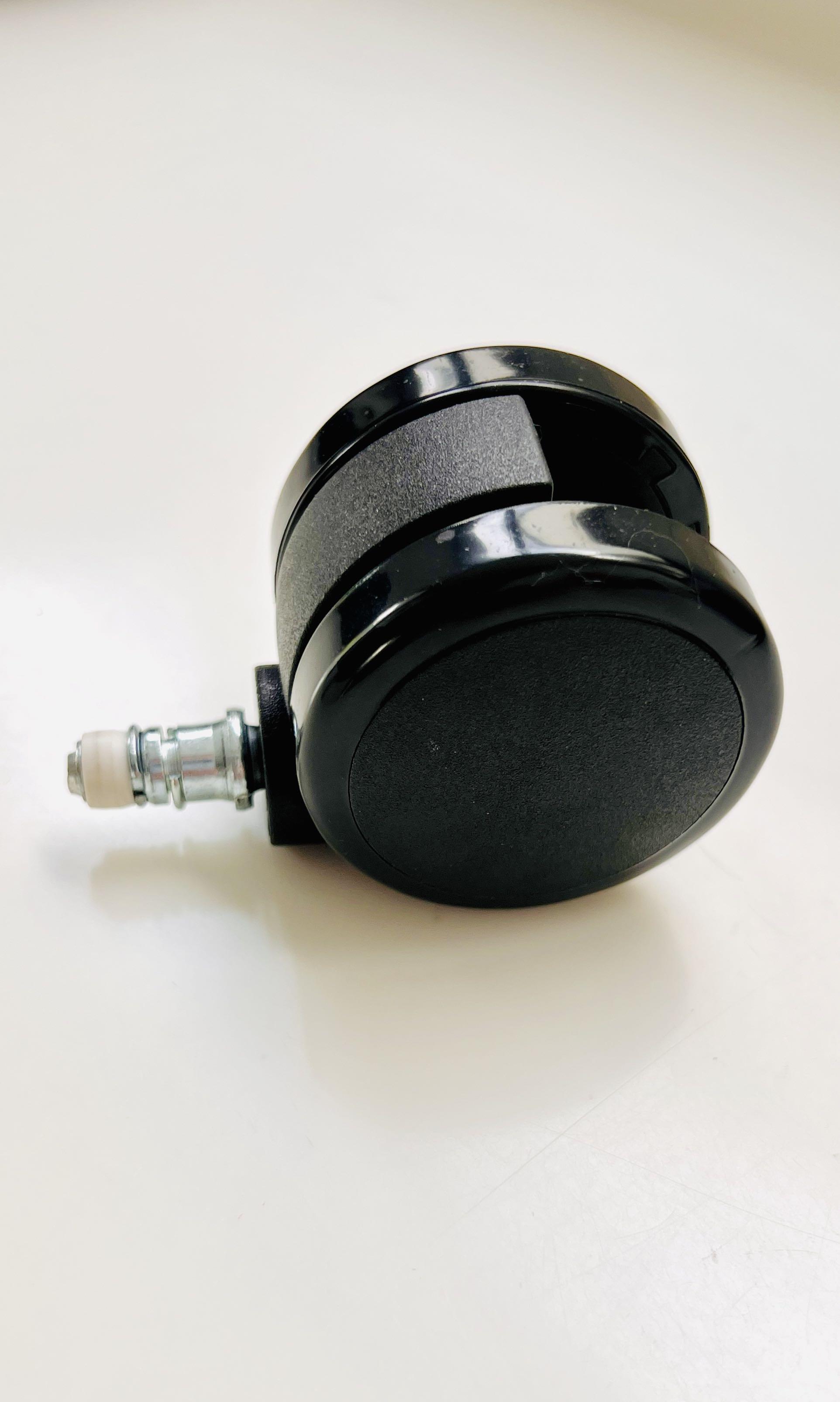 Secret lab chair wheels Clearance