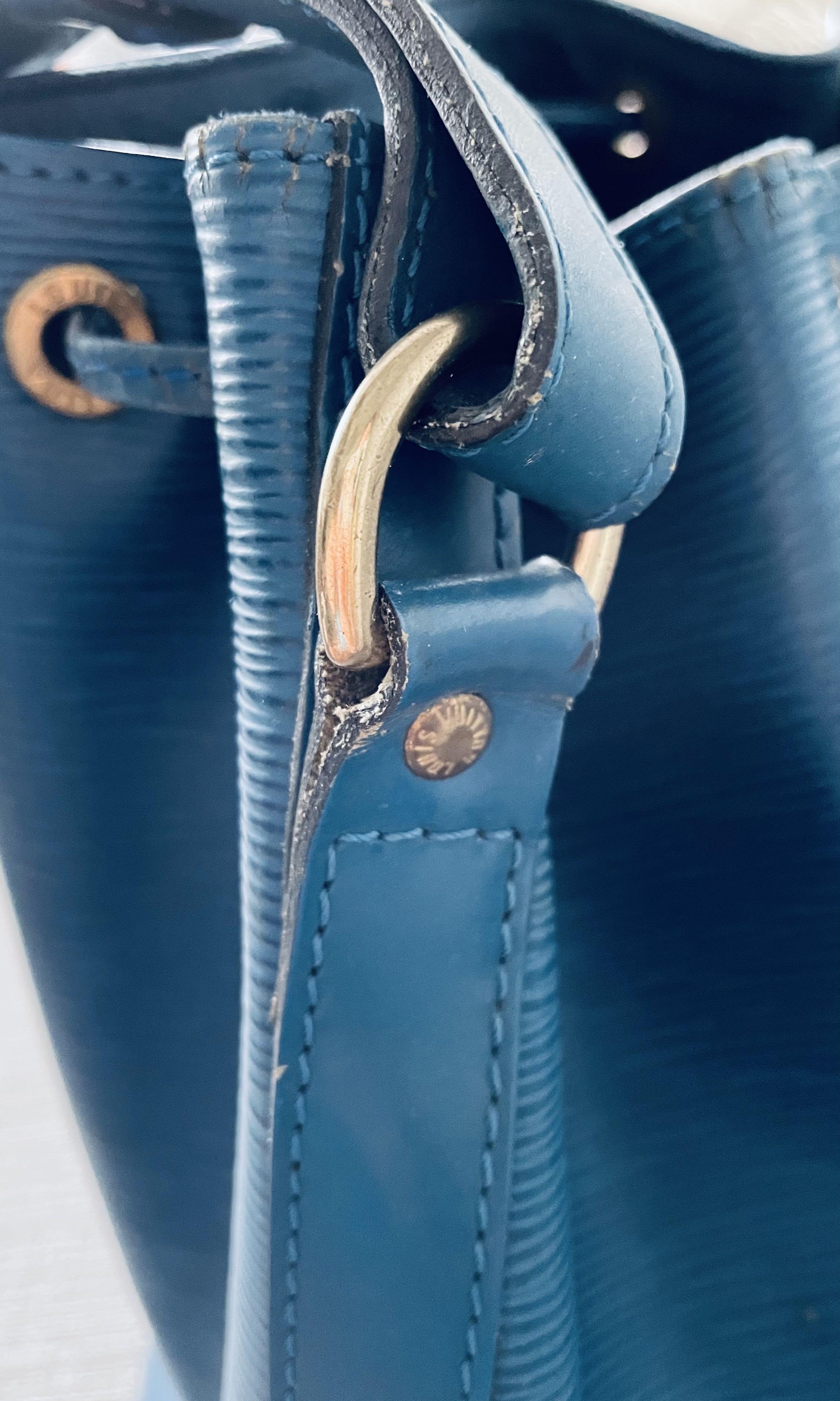 Louis Vuitton on X: Cool in blue. The iconic #LouisVuitton bucket