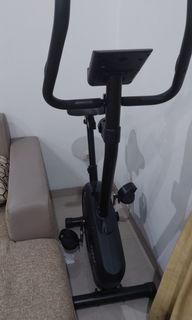 Sepeda statis X2 Fit B185