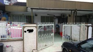 (Category: ) located in . Submitted by hulaahoop (Listing ID 1178949081, Image 1). Description: .