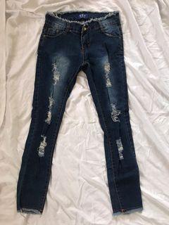 Skinny Tattered Jeans Pants SIZE 25-26